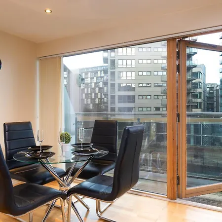 2 Bed 2 En-suite Luxury Centre * ليدز